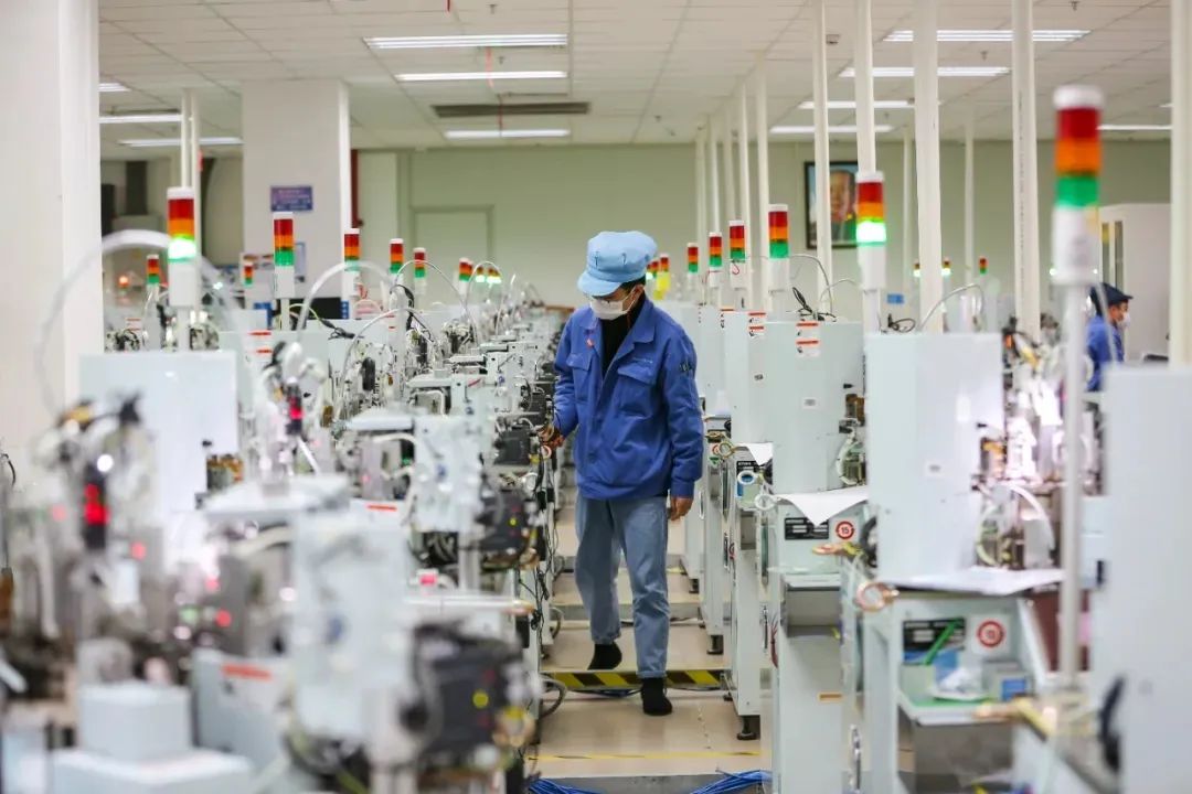 “智改數(shù)轉(zhuǎn)”賦能產(chǎn)業(yè)創(chuàng)新升級，貴陽高新區(qū)跑出新型工業(yè)化“加速度”